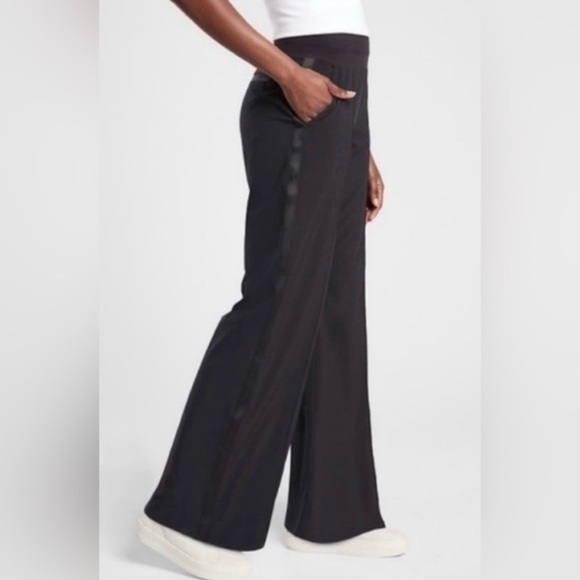 Athleta Pants - Athleta Nolita Wide Leg Pant Black 6